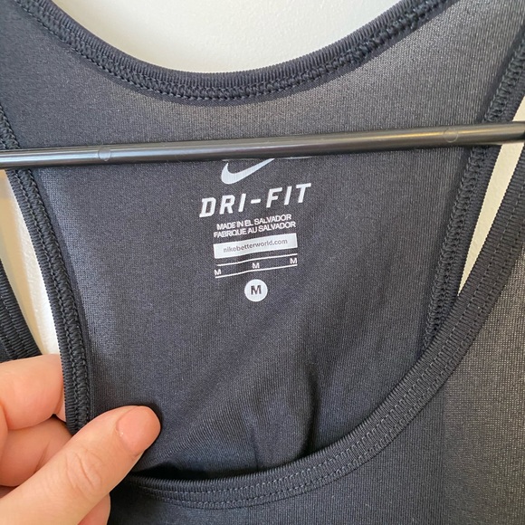 Black nike tank size M - Picture 2 of 3